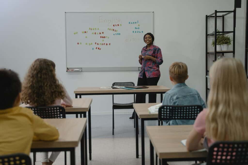 Teacher teachin gin a classroom 